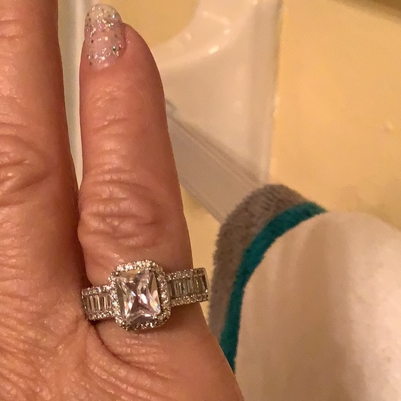 Women’s Engagement 925 silver ring size 5 NEW white sapphires good costu… - Picture 12 of 12